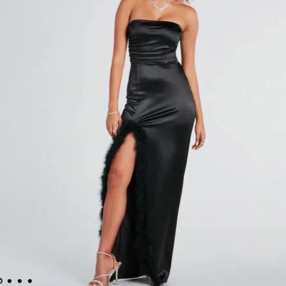 Windsor Charlotte Formal Satin Marabou Strapless Dress